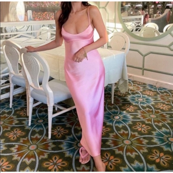 pink satin cut out dress zara ZARA BNWT SATIN CUT OUT DRESS, Women's Fashion, Dresses & Sets, Dresses on Carousell